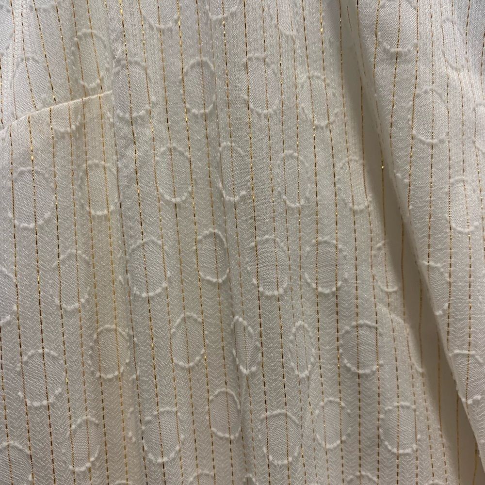 Express Short Cream w/Metallic Detail Nwt - Picture 11 of 11